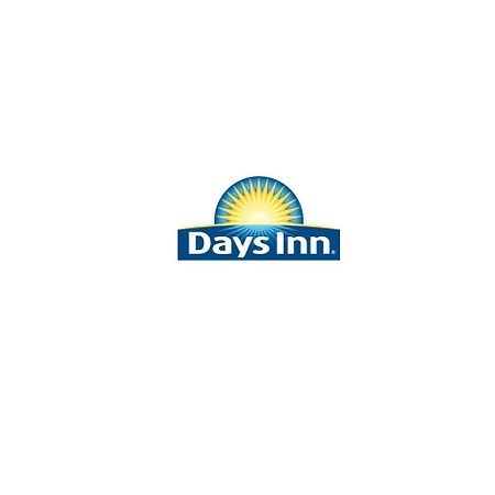 Days Inn By Wyndham West Rapid Stadt Exterior foto